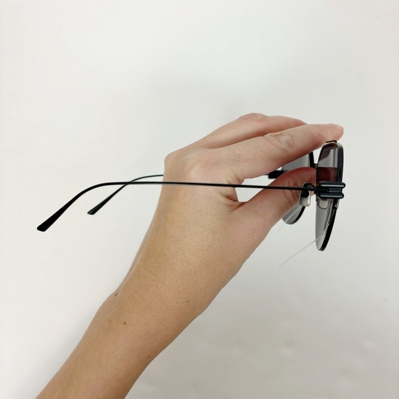 FLAW Bottega Veneta Metal Double Bridge Pilot in Shiny Black & Grey - Picture 5 of 12